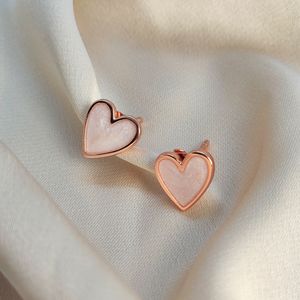 Aretes Pale Hearts Oro Rosa
